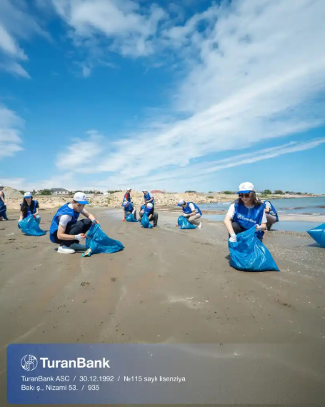 "TuranBank" nazirliklə birgə Xəzər sahilində təmizlik aksiyası keçirib - FOTO